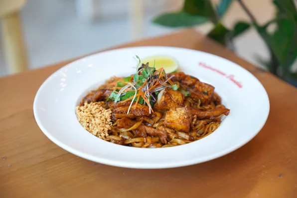 Pho Xao Ga - Pad Thai with Chicken